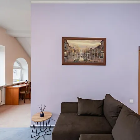 Charming Old Town By Polo Apartment *
